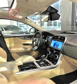 جاكوار XE